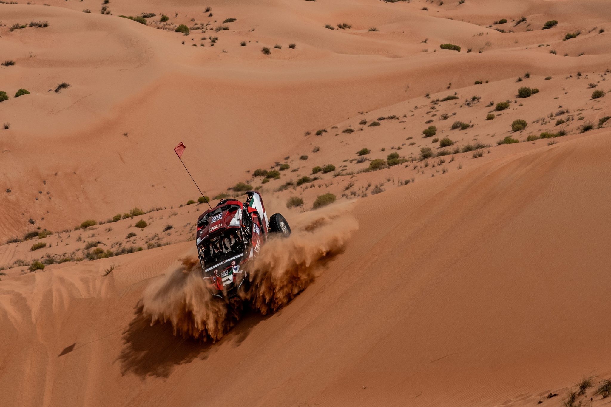 Emso Challenge THE DESERT TAKES ITS TOLL AND THE BATTLE INTENSIFIES AS THE ABU DHABI ...